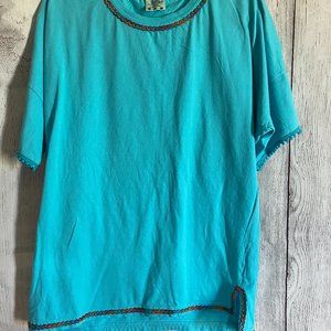 257 Scoop neck tee with braided multi-color ribbon ribbon accent with hip slits